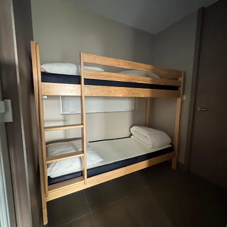 Un Havre De Paix, Face *