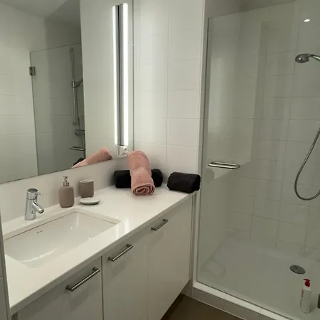 Un Havre De Paix, Face Apartment